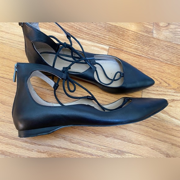 Saks Fifth Avenue cross strap ballet flats leather black - Picture 4 of 7